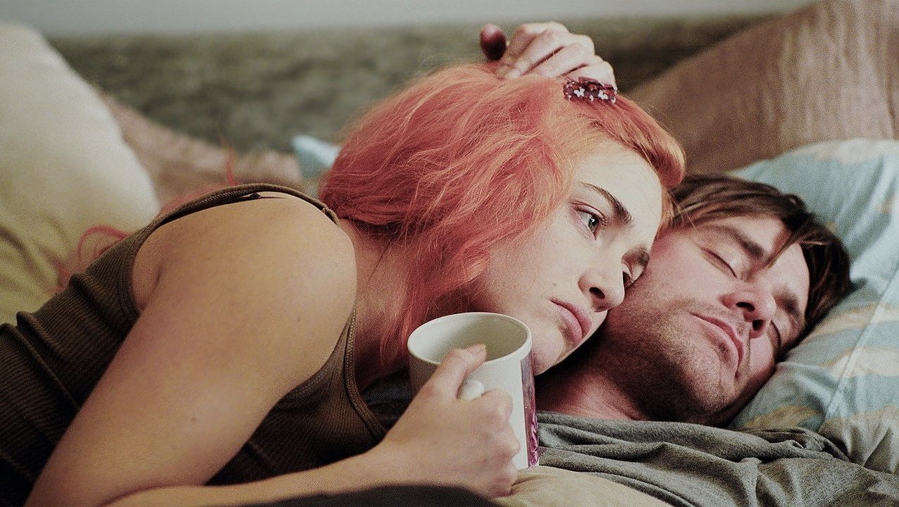 เมื่อหัวใจเลือกจะลืม... แต่ลืมไม่ลง: รีวิว 'Eternal Sunshine of the Spotless Mind' หนังรักที่เจ็บปวดที่สุดในประวัติศาสตร์